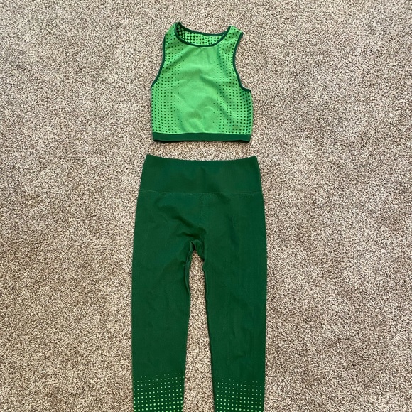 Fabletics Set (S) - Picture 2 of 2